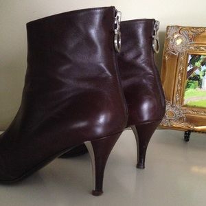 EUC Ferragamo Stiletto Bootie